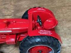 1/16 IH 650 1995 Wisconsin NIB Ertl
