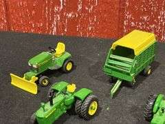 (10) 1/64 John Deere
