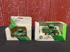 (2) 1/64 John Deere 4wd NIB Ertl