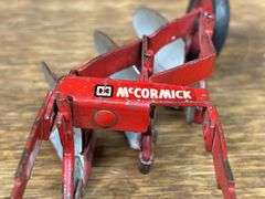 (2) 1/16 IH McCormick Fast Hitch Disk + Plow Eska
