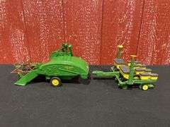 (2) 1/16 John Deere 12A Combine + Corn Planter Ertl