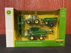 1/64 John Deere Harvesting Set NIB Ertl