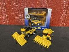 (3) 1/64 New Holland Combines
