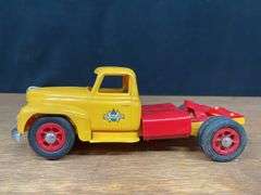 (2) IH Pickup + Semi Tractor Product Miniature