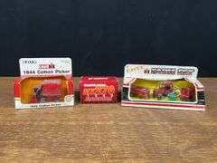 (3) 1/64 IH + Case-IH NIB Ertl