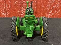 1/16 John Deere 630 LP 1988 NFTS NIB Ertl