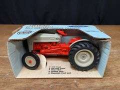 1/16 Ford 8N NIB Ertl