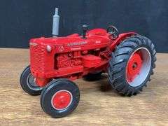 (2) 1/16 Farmall 350 + IH I-D9 Ertl