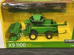 1/64 John Deere X9 1100 Combine Prestige NIB Ertl
