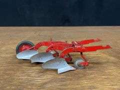 (2) 1/16 IH McCormick Fast Hitch Disk + Plow Eska