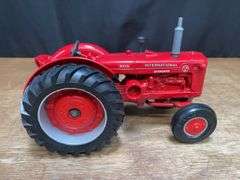 1/16 IH I-D9 1993 Farm Show NIB Ertl