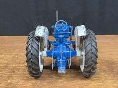 (2) 1/12 Ford 4000 + 961
