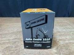 1/16 John Deere 1010 Industrial Crawler NIB Ertl