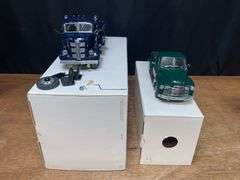 (2) 1/24 GMC + Chevrolet Trucks NIB Danbury Mint
