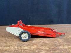 (4) 1/16 Tru-Scale Spreaders Carter