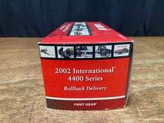 1/34 Case-IH 4400 Rollback Delivery Truck NIB 1st Gear