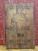 (4) Mobiloil Cans + Crate Lid
