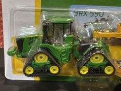 1/64 John Deere 9RX 590 + Scrapers Set NIB Ertl