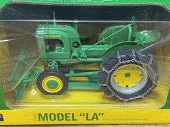 1/16 John Deere LA w/Blade NIB SC