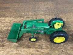 (2) 1/16 John Deere 2040 + 2640 Ertl