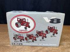 1/16 IH 1568 NIB Ertl