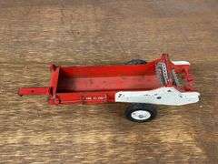 (4) 1/16 Tru-Scale Spreaders Carter