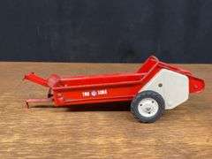 (3) 1/16 Tru-Scale Spreaders Carter