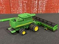 1/64 John Deere 9860 STS Combine Customized