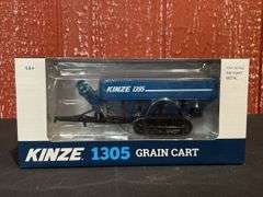 1/64 Kinze 1305 Grain Cart NIB SC
