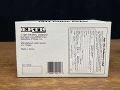 (3) 1/64 IH + Case-IH NIB Ertl