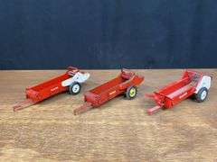 (3) 1/16 Tru-Scale Spreaders Carter