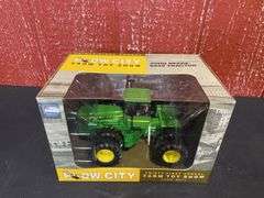 1/32 John Deere 8850 Plow City NIB Ertl