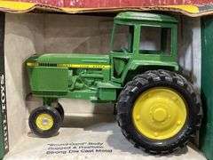 (3) 1/32 John Deere Tractors Ertl