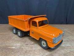 Tru-Scale IH Dump Truck Carter
