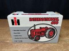 1/16 IH 600 NIB Ertl