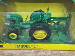1/16 John Deere L w/Plow NIB SC