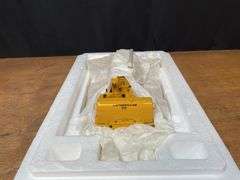1/25 Caterpillar D9D Crawler NIB 1st Gear