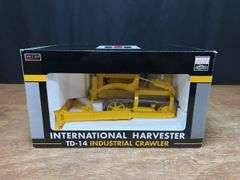 1/16 IH TD-14 Crawler NIB SC