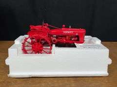 1/12 Farmall H NIB Franklin Mint