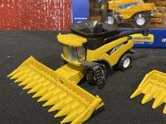 (3) 1/64 New Holland Combines