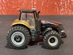 1/64 Case-IH Magnum 380 2014 Farm Show Chase NIB Ertl