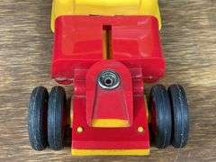 (2) IH Pickup + Semi Tractor Product Miniature