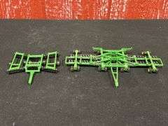 (13) 1/64 John Deere