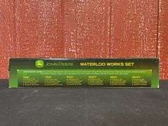 1/64 John Deere Waterloo Works Set NIB Ertl