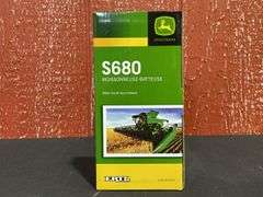 1/64 John Deere S680 Combine NIB Ertl