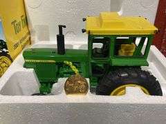 1/16 John Deere 4520 2001 NFTS NIB Ertl