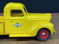 (2) IH Pickup + Semi Tractor Product Miniature