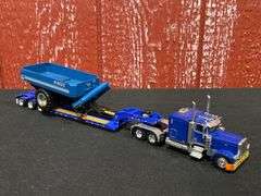 1/64 Kinze Semi w/Grain Cart