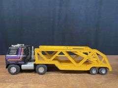 (2) IH Transtar NASCAR + Car Hauler Semis Ertl