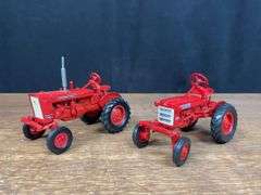 (2) 1/16 IH 140 + Farmall Cub Ertl